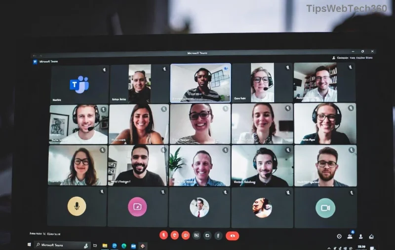 Microsoft Teams-Profilmenü zum Festlegen des Abwesenheitsstatus