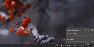 如何從 Windows 10 上的系統托盤管理多台顯示器的亮度