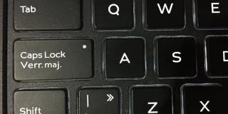 如何在 Windows 10 上幾秒鐘後自動關閉 Caps Lock
