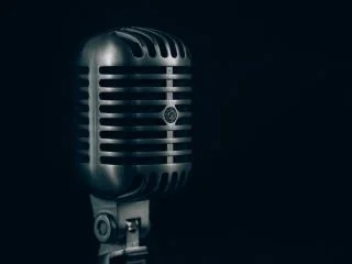 如何在 Windows 10 上的視頻通話中打開/關閉麥克風和攝像頭