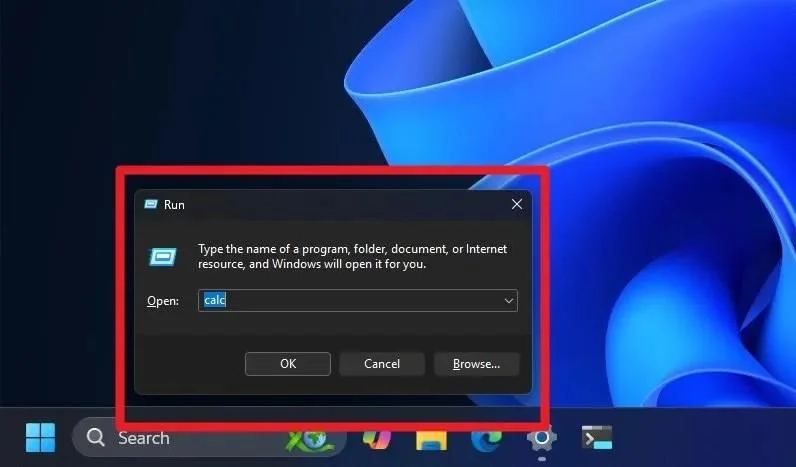 La build 26220.6780 (KB5067103) pour Windows 11 25H2 introduit le mode sombre dans Run (Dev).